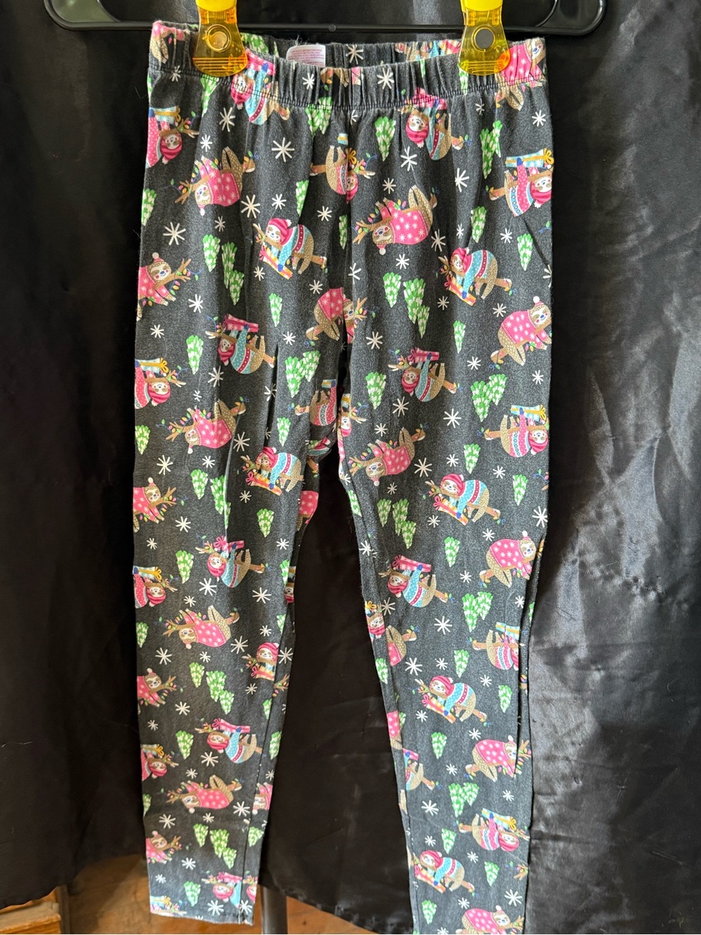 Girls' Black Holiday Sloth Print Leggings - Picture 2 of 2